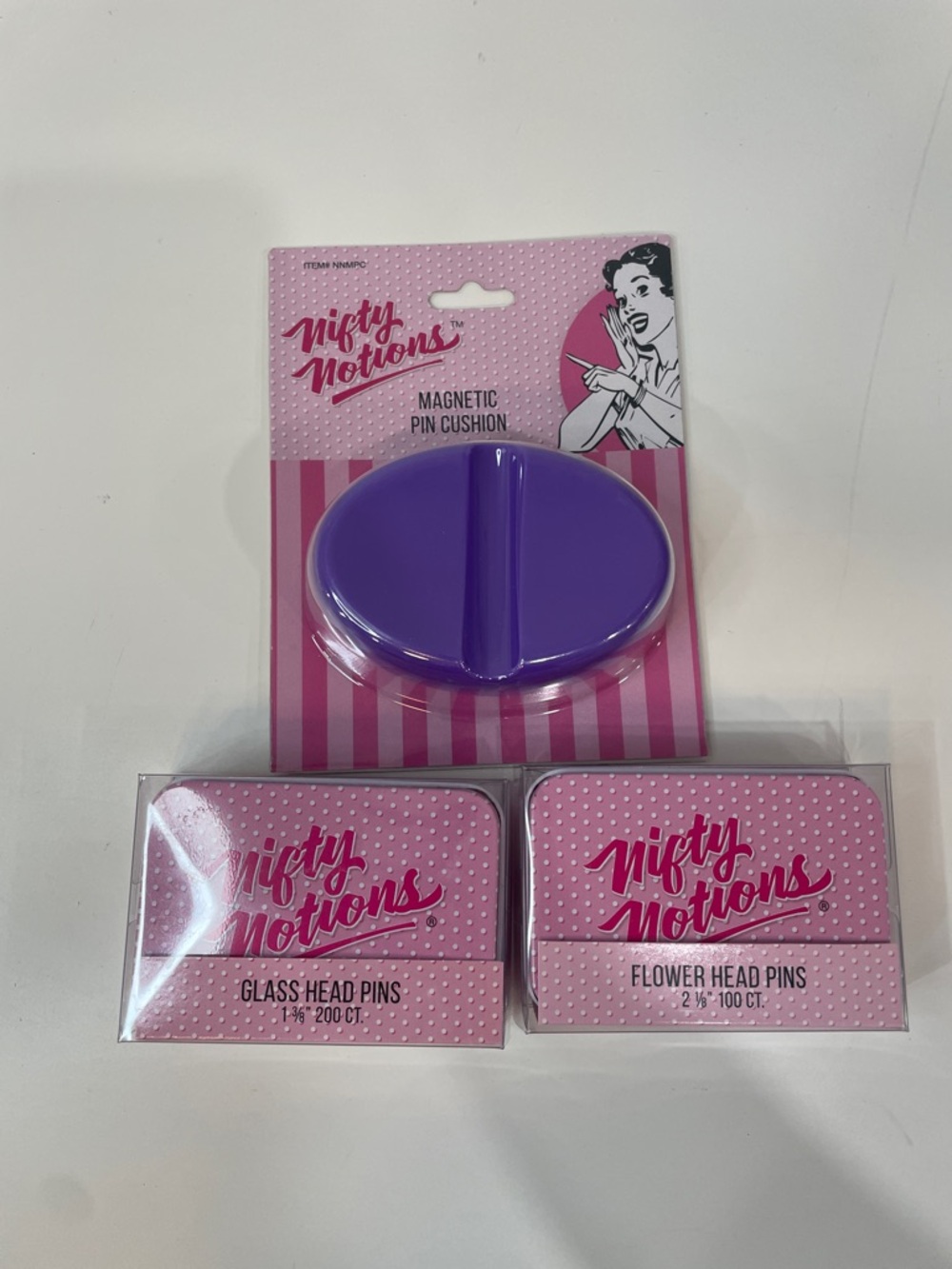 Nifty Notions Purple Magnetic Pin Cushion & Head Pins Bundle